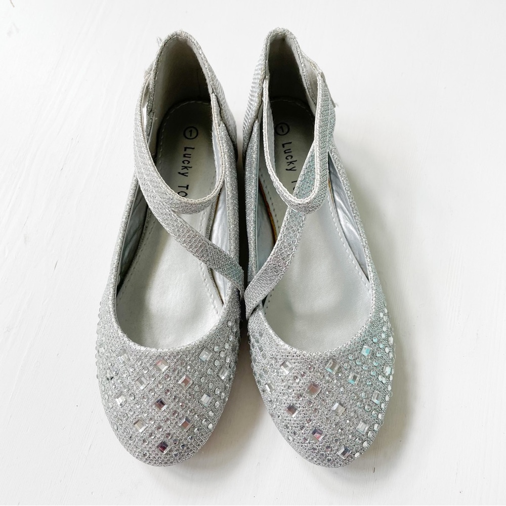 Lucky Top Silver Glitter Flats for Girls Line-62k